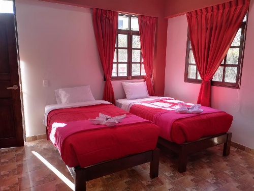 Los Wayruros de Anita Ollantaytambo image 2