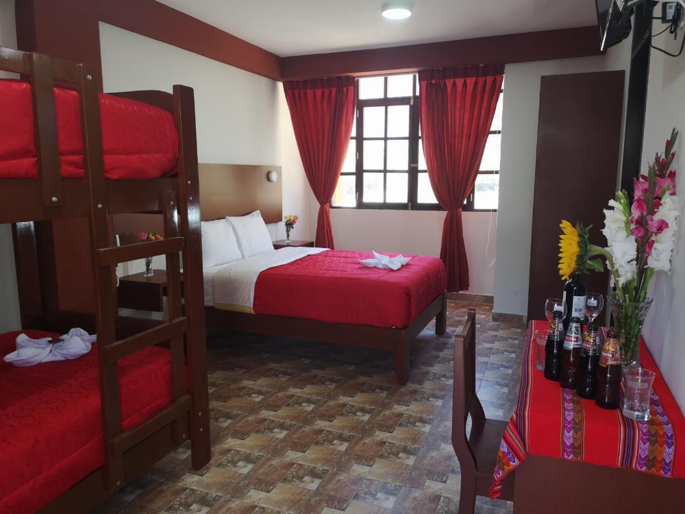 Los Wayruros de Anita Ollantaytambo Los Wayruros de Anita Ollantaytambo